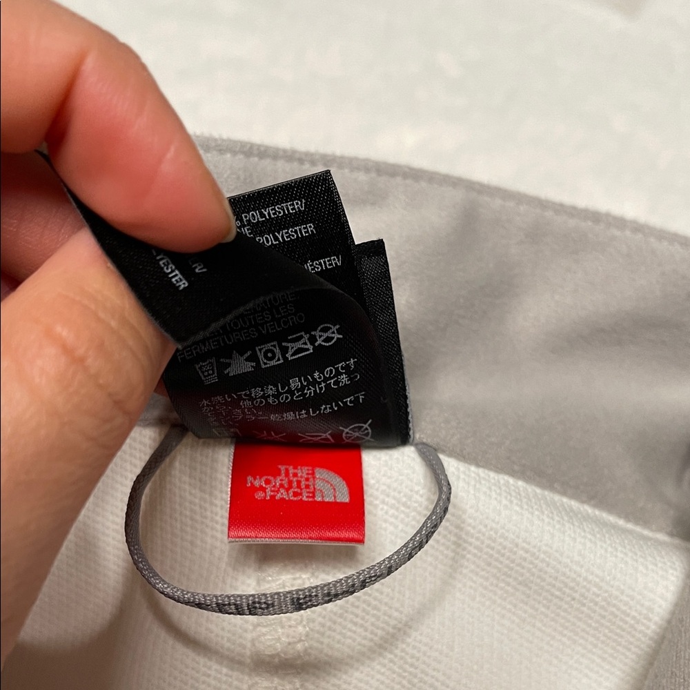 The North Face White/Cream Apex Quarter-Zip Pullover - Picture 7 of 16